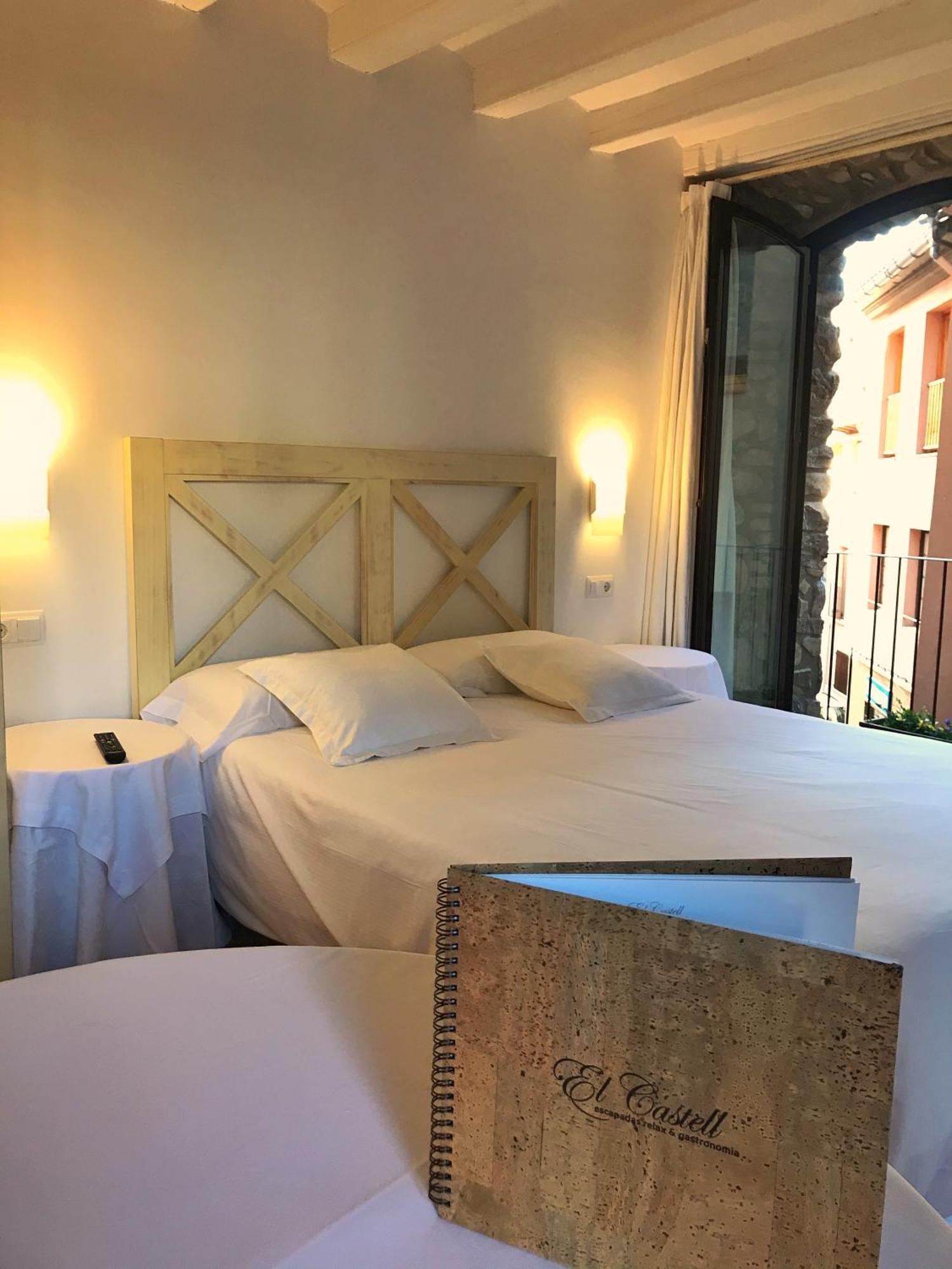 El Castell De La Pobla De Lillet (Adults Only)ヴィラ エクステリア 写真