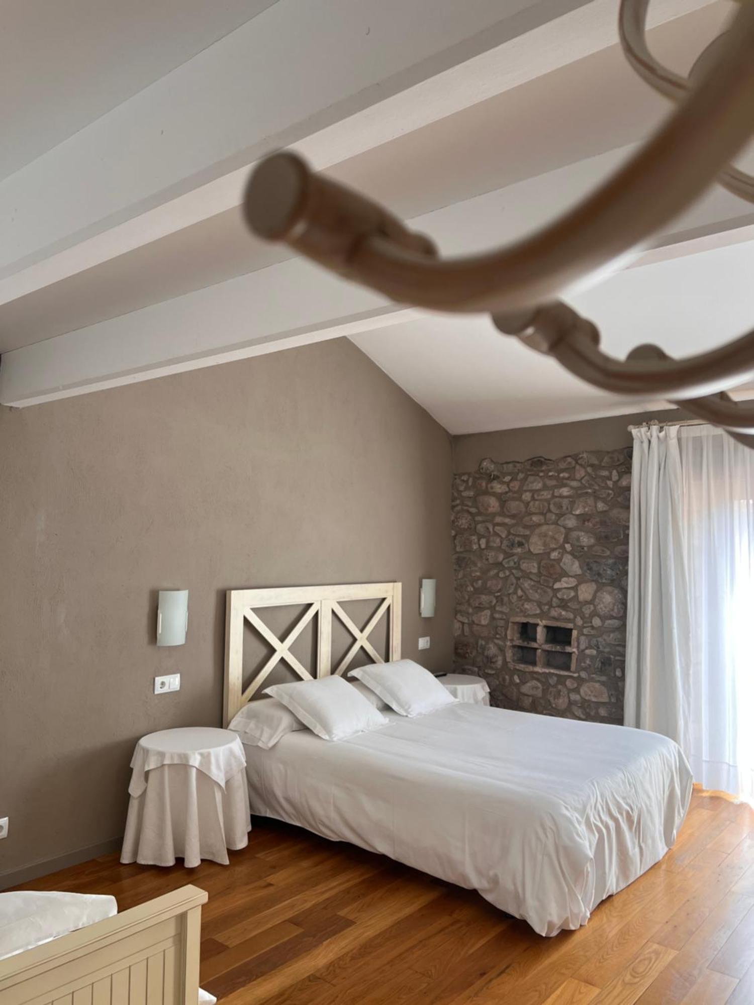 El Castell De La Pobla De Lillet (Adults Only)ヴィラ エクステリア 写真