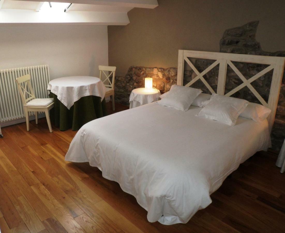 El Castell De La Pobla De Lillet (Adults Only)ヴィラ エクステリア 写真