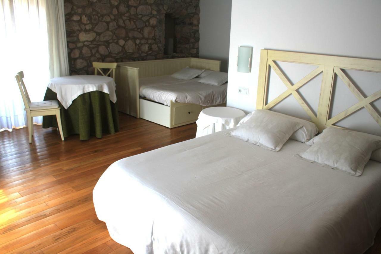 El Castell De La Pobla De Lillet (Adults Only)ヴィラ エクステリア 写真