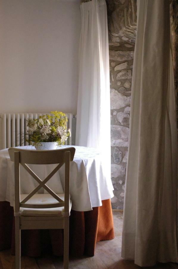 El Castell De La Pobla De Lillet (Adults Only)ヴィラ エクステリア 写真
