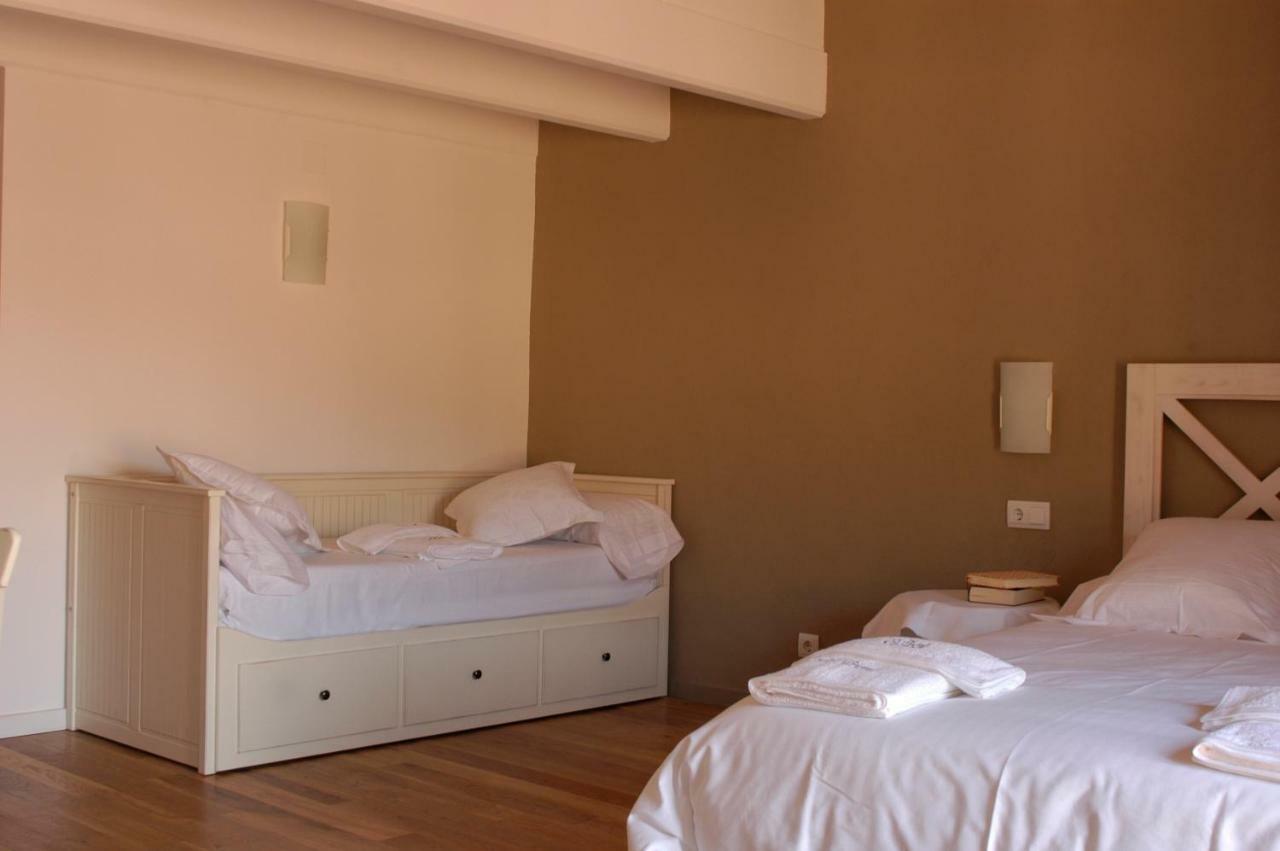 El Castell De La Pobla De Lillet (Adults Only)ヴィラ エクステリア 写真